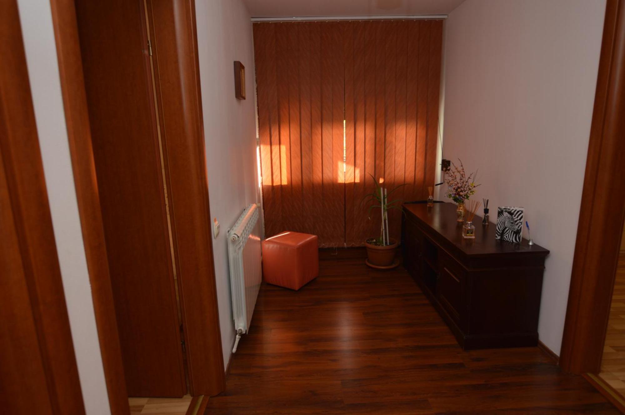 Piatra Neamţ Casa Irinaヴィラ エクステリア 写真
